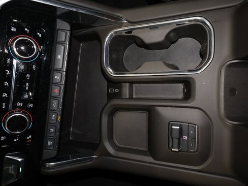 Certified 2025 GMC Sierra 3500 Denali Ultimate image 17