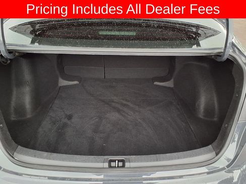 Used 2025 Toyota Corolla LE FWD image 17