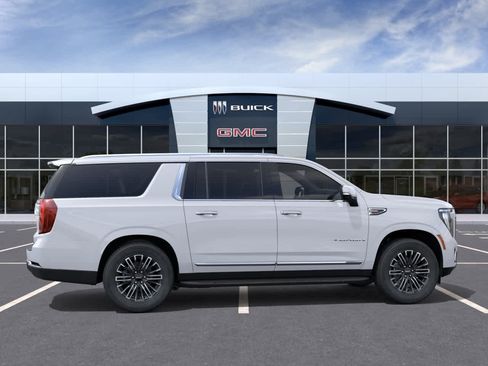 New 2026 GMC Yukon XL Elevation w/ Elevation Premium Package RWD image 5