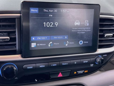 Used 2023 Hyundai Venue SEL FWD image 14