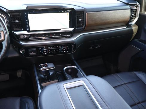 Used 2022 Chevrolet Silverado 1500 High Country image 14