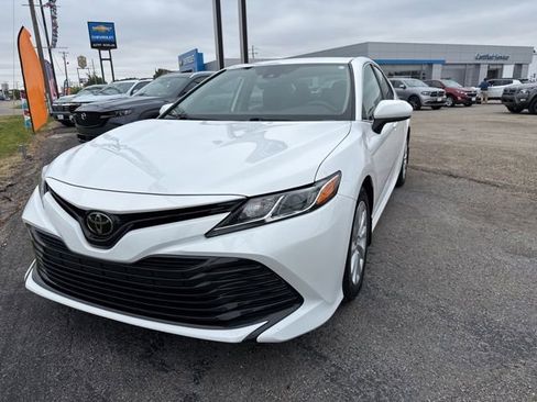 Used 2020 Toyota Camry LE AWD/4WD image 3