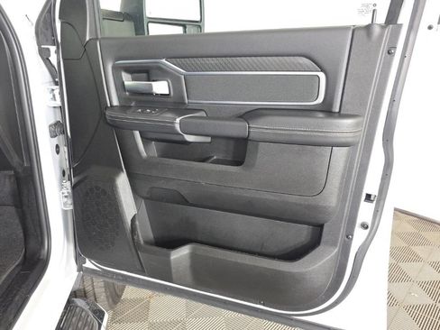 Certified 2026 RAM 2500 Big Horn AWD/4WD image 37