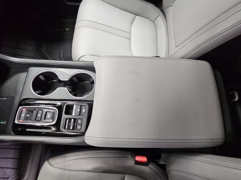 Used 2025 Honda Pilot Touring image 22