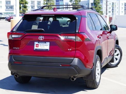 Used 2020 Toyota RAV4 LE w/ Carpet Mat Package FWD image 7