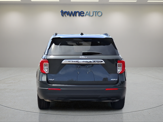 Used 2023 Ford Explorer XLT AWD/4WD image 5