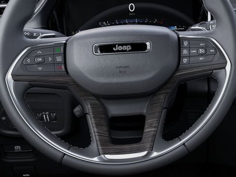 New 2025 Jeep Grand Cherokee Limited image 19