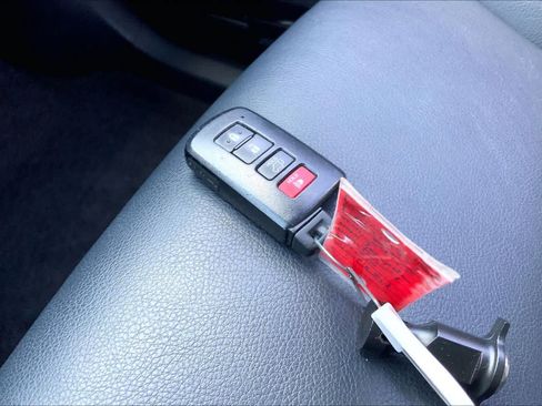 Used 2017 Toyota RAV4 SE w/ Advanced Technology Package FWD image 15