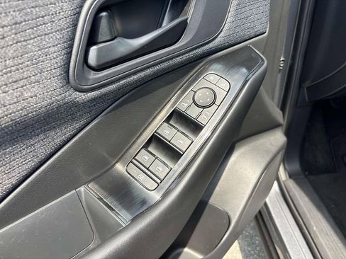 Used 2023 Nissan Rogue S image 15