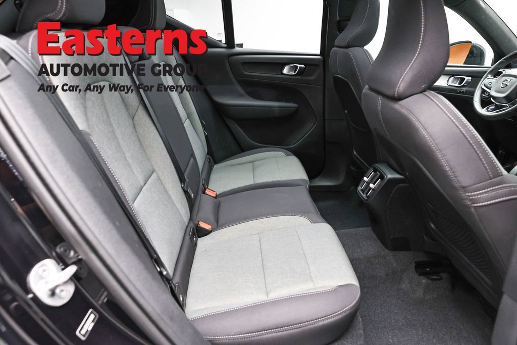 Used 2024 Volvo XC40 B5 Core AWD/4WD image 26