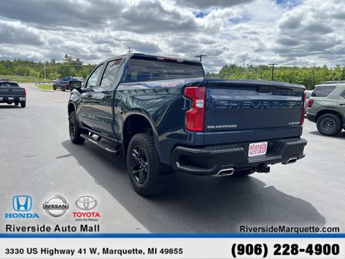 Used 2021 Chevrolet Silverado 1500 Custom Trail Boss AWD/4WD image 6