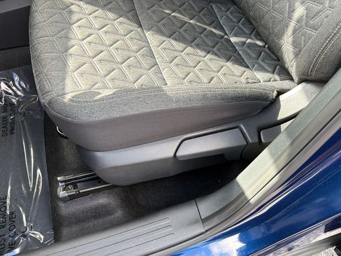 Certified 2025 Nissan Kicks SV w/ SV Premium Package FWD image 33