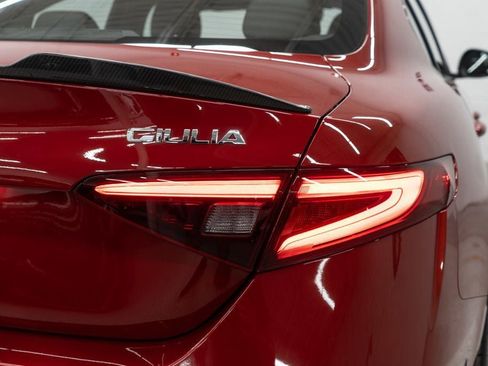 Used 2017 Alfa Romeo Giulia Quadrifoglio image 41