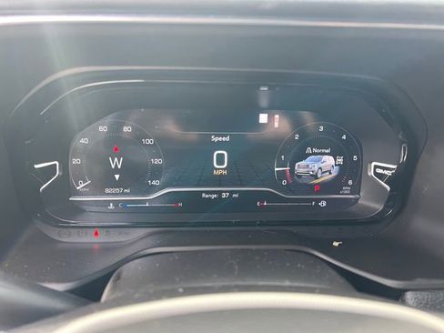 Used 2022 GMC Yukon XL Denali image 14