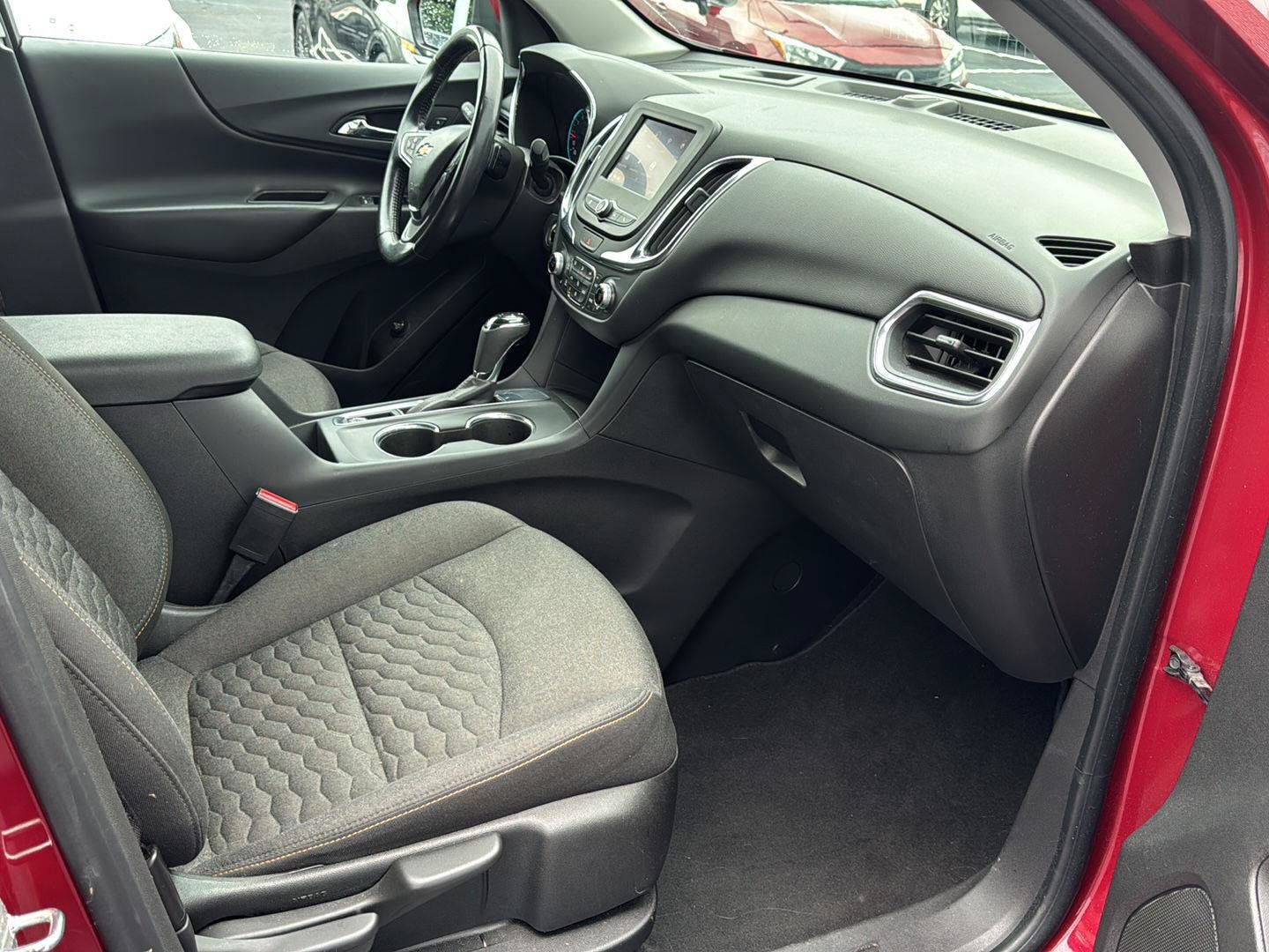 Used 2021 Chevrolet Equinox LT FWD image 9