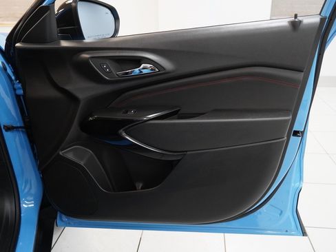 Used 2024 Chevrolet Trax RS w/ Sunroof Package image 31