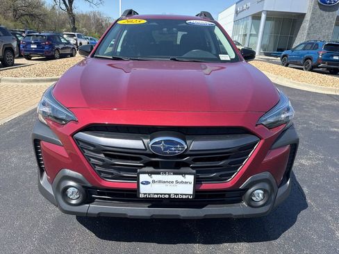 Used 2025 Subaru Outback Premium image 3