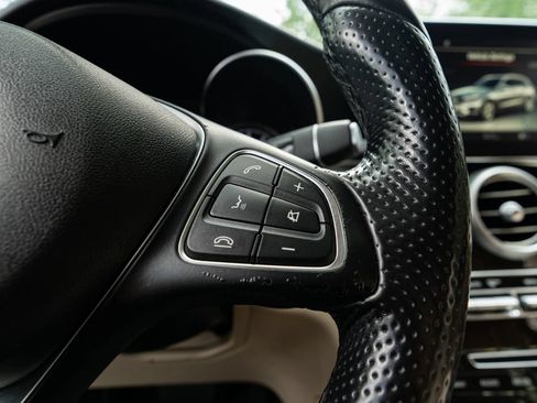 Used 2018 Mercedes-Benz GLC 300 4MATIC image 46