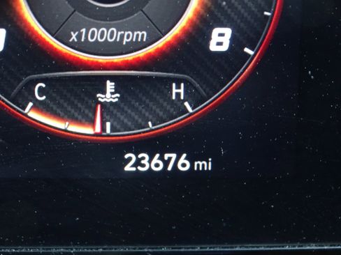 Used 2024 Hyundai Elantra SEL image 9