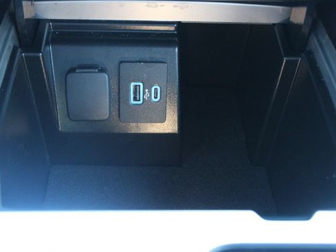 Used 2023 Ford Explorer XLT w/ Equipment Group 202A AWD/4WD image 41