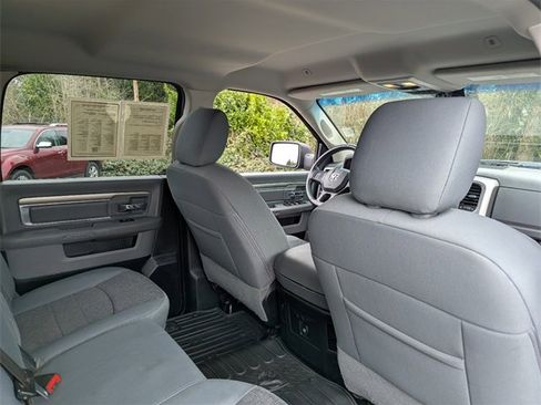 Used 2017 RAM 1500 Classic SLT w/ SLT Plus D￩cor Group image 35