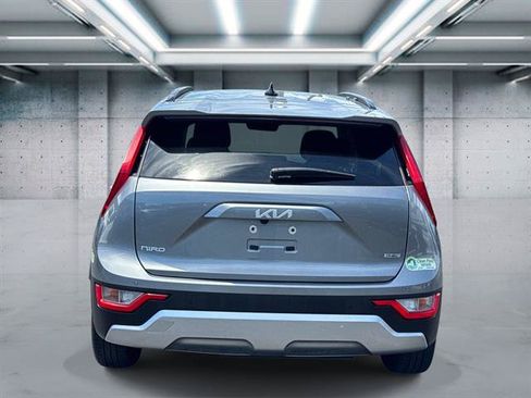 Used 2023 Kia Niro EX w/ EX Cold Weather Package FWD image 26
