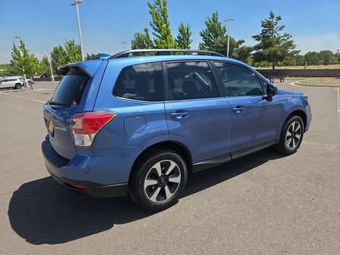 Used 2018 Subaru Forester 2.5i Limited AWD/4WD image 3