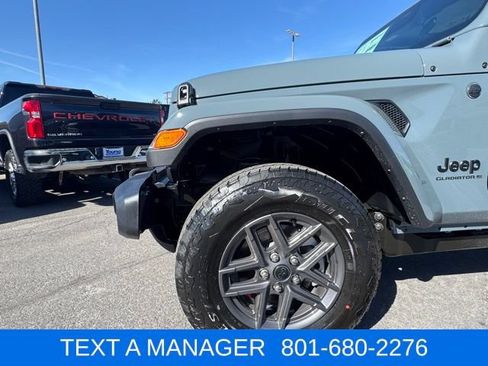 New 2026 Jeep Gladiator Sport AWD/4WD image 11