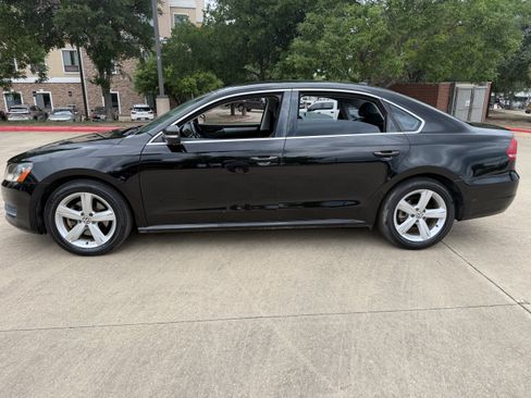 Used 2012 Volkswagen Passat 2.5 SE FWD image 4