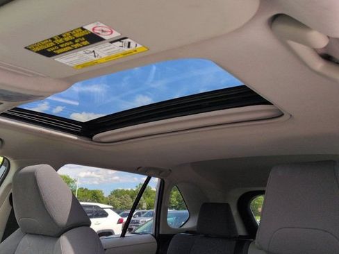Certified 2019 Toyota RAV4 XLE w/ Convenience Package AWD/4WD image 10