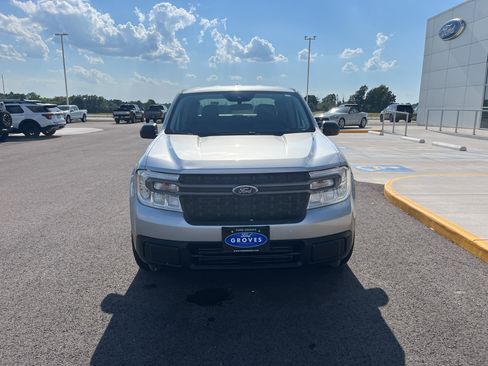 Used 2022 Ford Maverick XLT FWD image 2