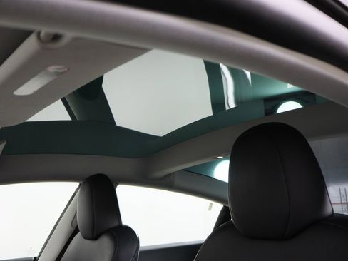 Used 2023 Tesla Model 3 Performance image 22