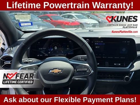 Used 2026 Chevrolet Equinox LT AWD/4WD image 17