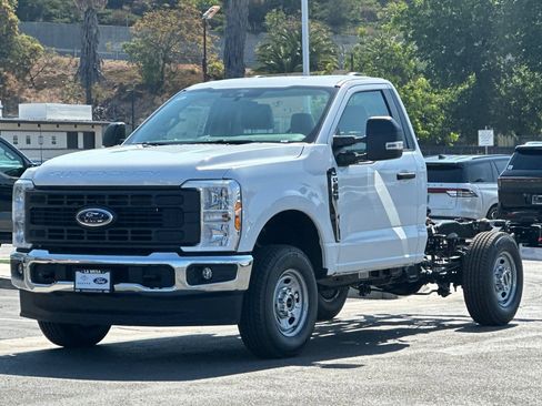 New 2026 Ford F250 XL w/ XL Chrome Package AWD/4WD image 7