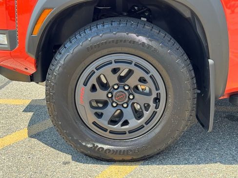Used 2025 Nissan Frontier PRO-4X image 10