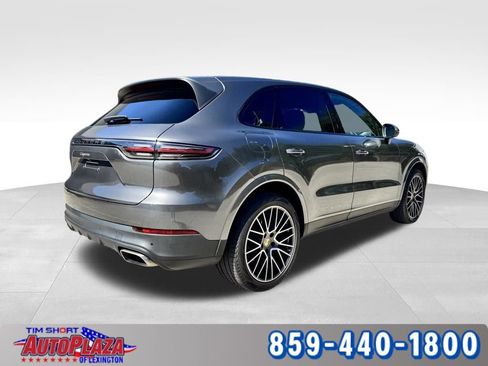 Used 2023 Porsche Cayenne w/ Premium Package AWD/4WD image 10