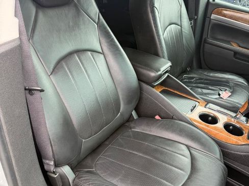 Used 2010 Buick Enclave CXL w/ Trailering Provision Package FWD image 20