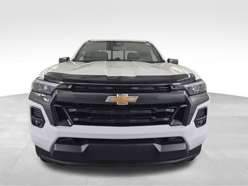 Used 2024 Chevrolet Colorado LT w/ LT Convenience Package III image 3