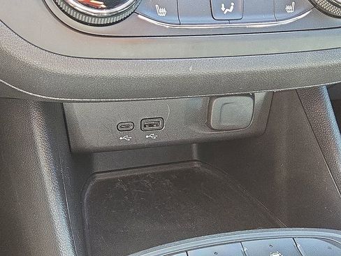 Used 2025 Buick Envista Preferred w/ Convenience I Package FWD image 28