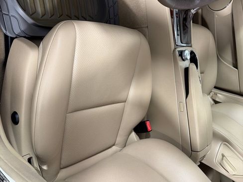 Used 2010 Mercedes-Benz C 300 4MATIC Sedan image 12