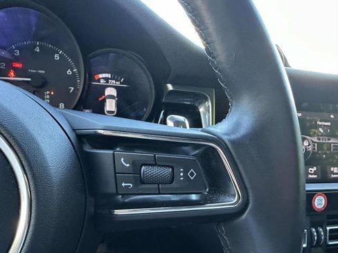 Used 2024 Porsche Macan image 30