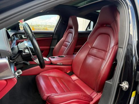Used 2018 Porsche Panamera 4 AWD/4WD image 28