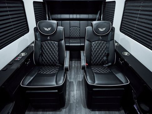 Used 2017 Mercedes-Benz Sprinter 3500 image 60