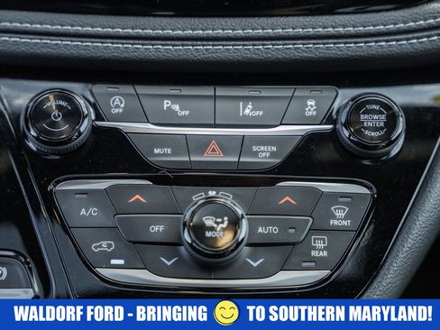 Used 2022 Chrysler Pacifica Touring-L w/ S Appearance Package AWD/4WD image 47