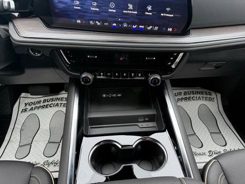 New 2026 Chevrolet Suburban Premier image 15