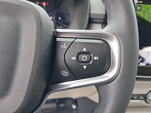 Used 2024 Volvo XC40 B5 Plus AWD/4WD image 20