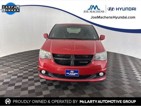 Used 2014 Dodge Grand Caravan SXT w/ Blacktop Package image 2
