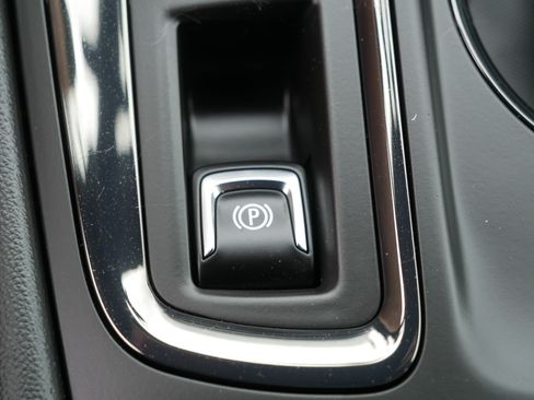 Used 2023 Chevrolet Equinox RS w/ RS Leather Package AWD/4WD image 31