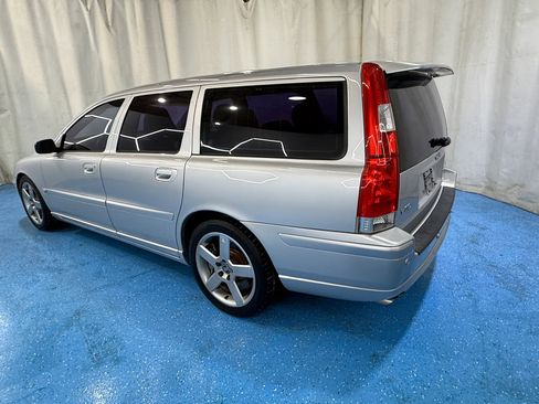 Used 2005 Volvo V70 R image 5