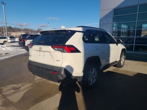 Used 2020 Toyota RAV4 XLE image 7